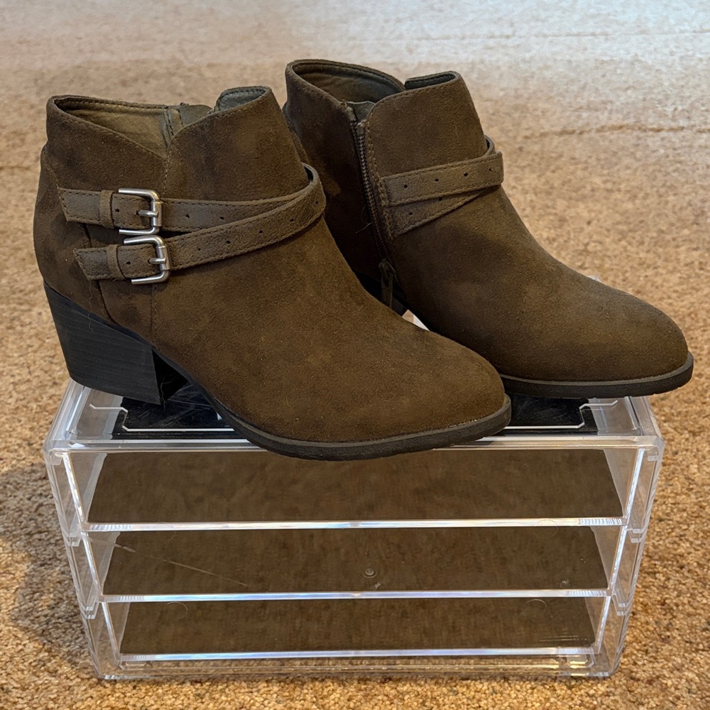 Sonoma Dark Brown Ankle Boots with Double Buckle